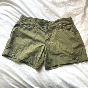 Columbia Titanium Shorts - Size 10